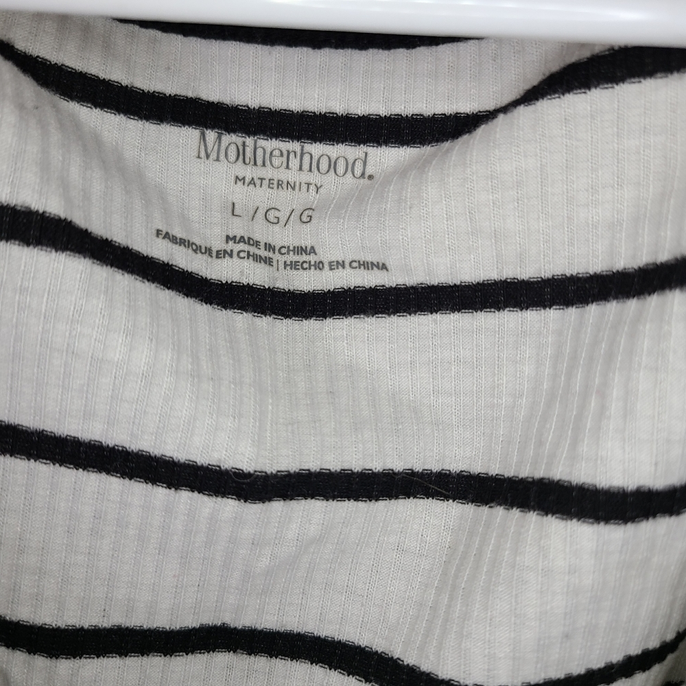 Motherhood Maternity Basic Tops Bundle - image 4